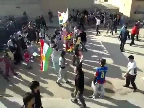 فري برس أحرار مدينة الدرباسية في جمعة الجامعة العربية تقتلنا 16 12 2011 ج5