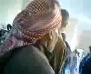 فري برس   حماة القصورهجوم الامن على جامع بن عوف 16 12 2011