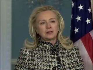Afghanistan: Clinton ne croit pas à un retrait français accéléré
