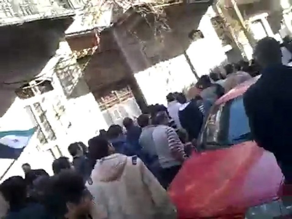 فري برس   حمص   باب هود   شارع الخندق 16 12 2011