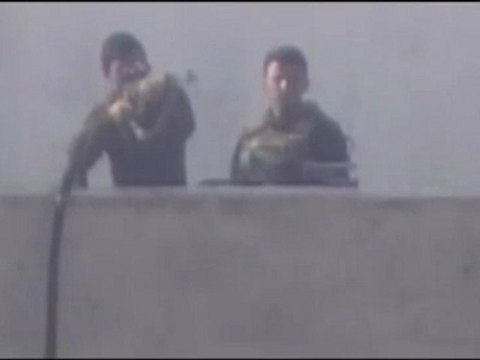 فري برس حماة القناصة على المجمع الطبي الجامعة تقتلنا 16 12 2011