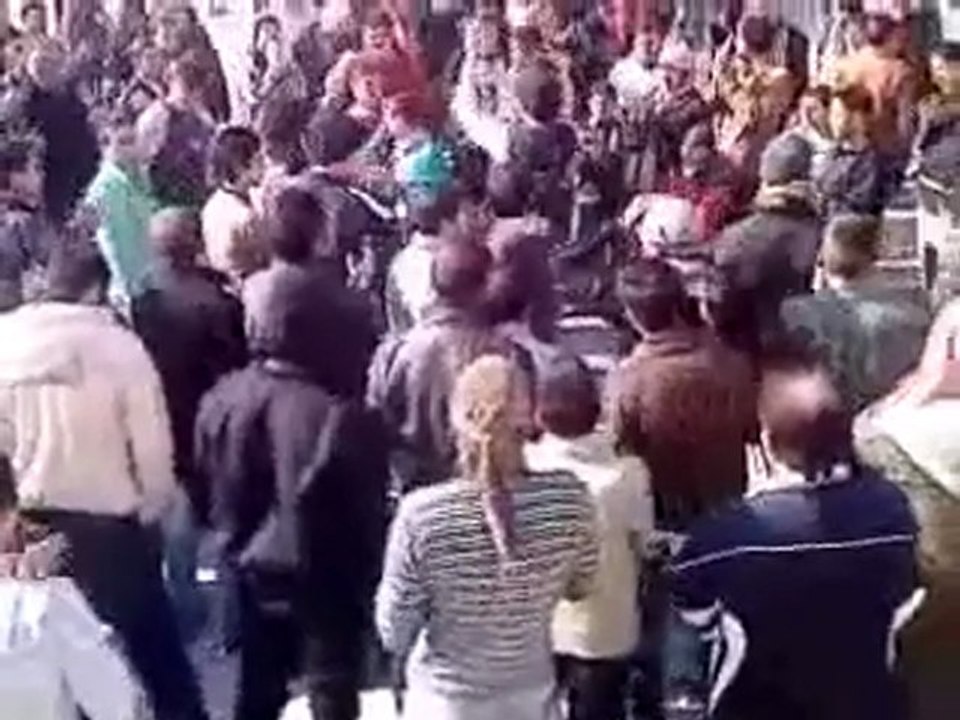 فري برس   حماة حي القصور مظاهرة اشاوس الحي 16 12 2011