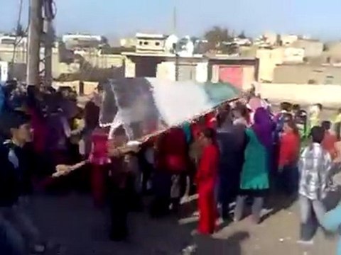 فري برس حماه معرزاف جمعة الجامعة العربية تقتلنا 16 12 2011