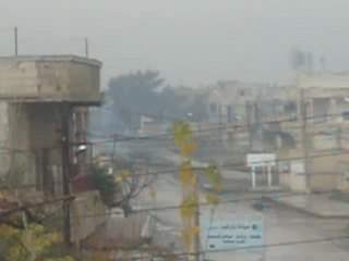 فري برس   حمص الحولة مدرعات العصابات الأسدية أثناء اجتياح الحولة17 12 2011