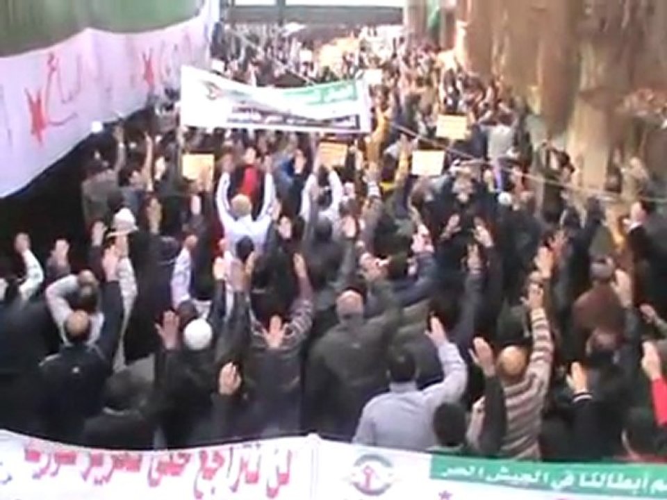 فري برس   حمص باب السباع المريجة مظاهرة رائعة بقيادة العديد ابو انس اقسم شباب الثورة عدم التراجع حتى اسقاط النظام 16 12 2011 16 12 2011