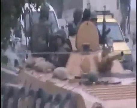 فري برس ريف دمشق سقبا اقتحام دبابات الأسد للمدينة 18 12 2011