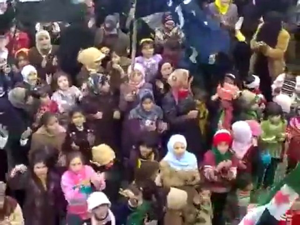 فري برس   إدلب جرجناز مظاهرة لحرائر جرجناز يوم الاحد 18 12 2011