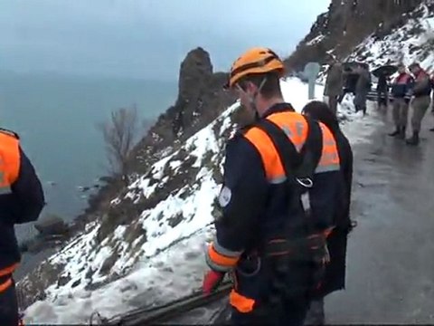 Otomobil, 150 metreden denize uçtu: 1 ölü, 1 yaralı