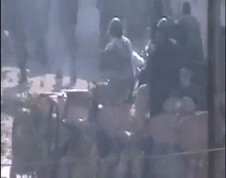 فري برس ريف دمشق سقبا اقتحام دبابات الأسد للمدينة 18 12 2011