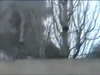 فري برس   حمص الحولة آثار القصف بيت يحترق بعد قصفه بالشيلكا 18 12 2011