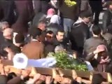 فري برس   صلاة الجنازة على الشهيد رمزي جري في مدينة ادلب 19 12 2011