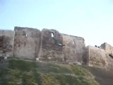 فري برس   رفع علم الاستقلال فوق قلعة حلب 19 12 2011