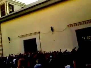 فري برس   انطلاق مظاهرة الميدان من قلب جامع الدقاق 19 12 2011