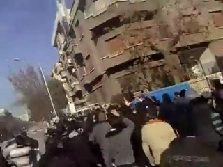 فري برس   اصابة مصور في حي الميدان برصاصة في ساقه 19 12 2011