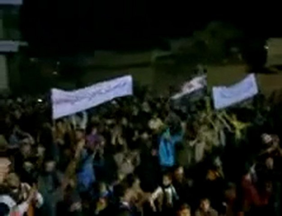 فري برس   ‫حلب   الاتارب    مظاهرة مسائية لأحرار الاتارب 19 12 2011 ج1