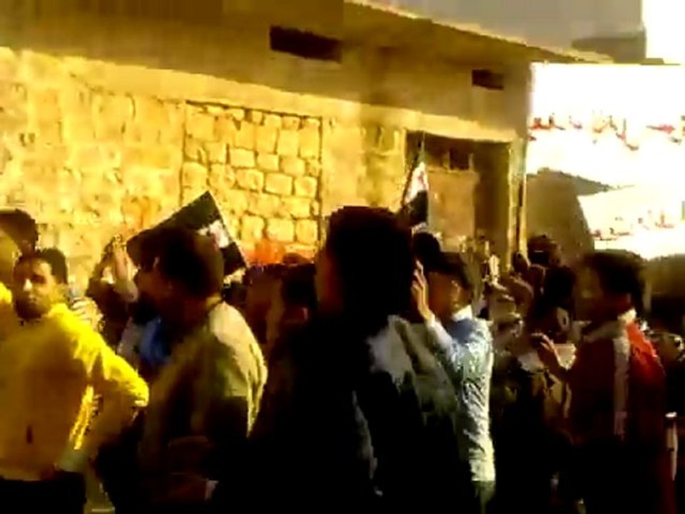 فري برس   حلب الاتارب مظاهرة طلابية ج1 20 12 2011