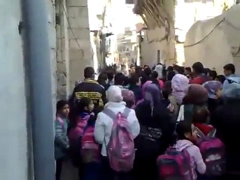 فري برس دمشق حي برزة البلد مظاهرة طلابية 20 12 2011 ج2