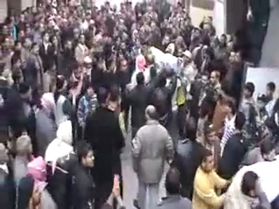 فري برس   عرس الشهيدين عبد الهادي الفدعوس واحمد القصاب اثناء خروجهم من المسجد 20 12 2011