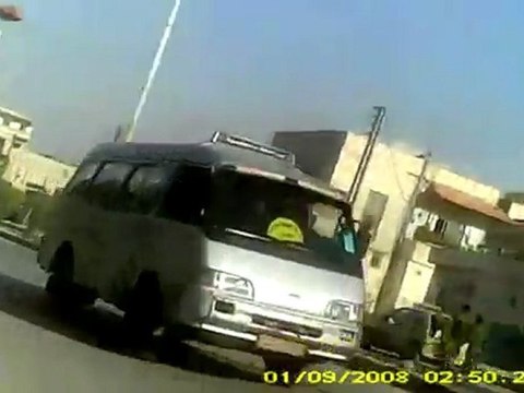 فري برس إنتشار الميليشيات في الشارع العام معضمية الشام 20 12 2011 ج2