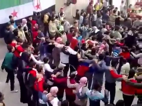 فري برس حماه حي الحميدية نصرة لاهل ادلب ودرعا 21 12 2011‎