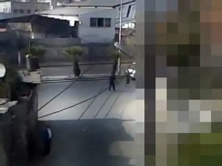 فري برس   إطلاق نار على مشيعين الشهيد محمد أيهم السمان في حي القدم 21 12 2011