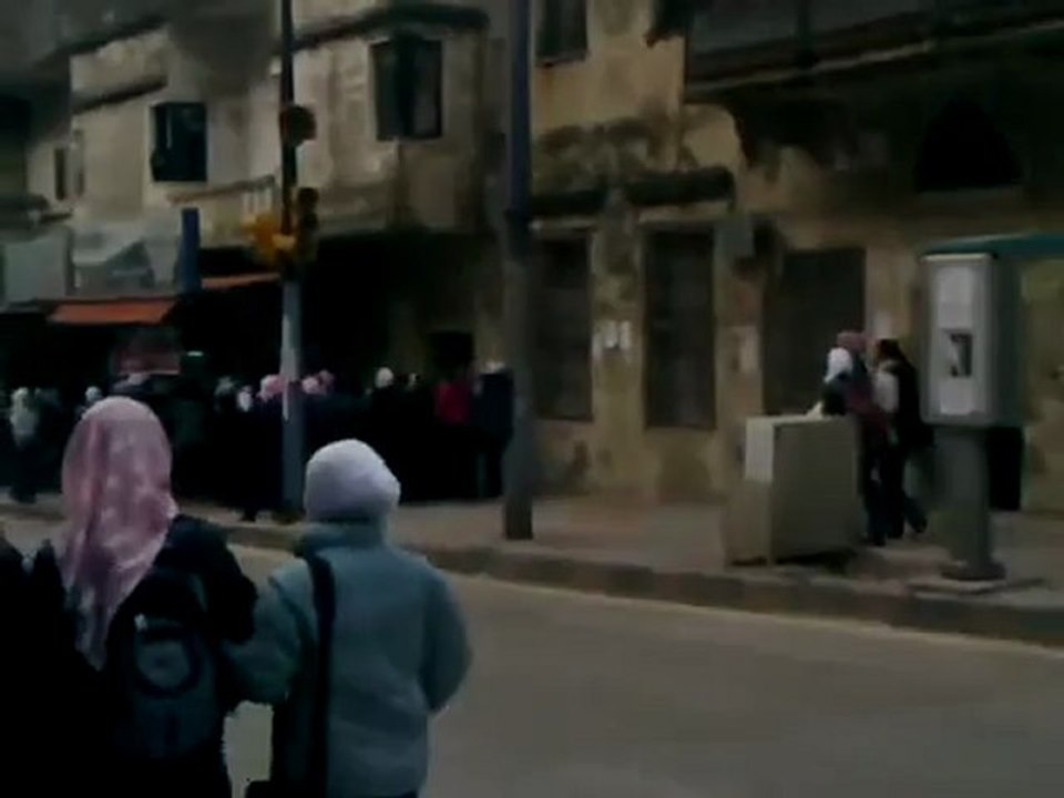 فري برس   اللاذقية   الحفة   الطالبات الحرائر هي ويالله وما منركع إلا لله 21 12 2011