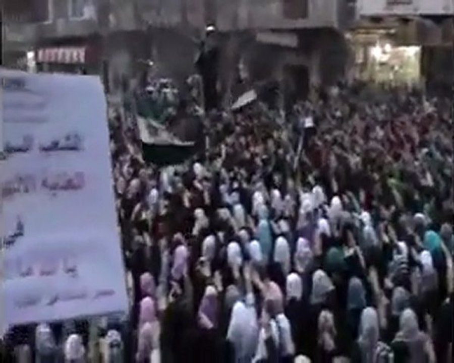 فري برس   حمص حي الخالدية قسم راائع من ثوار حمص بقيادة السارووت 21 12 2011
