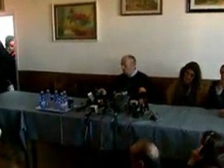 Mourning as hope fades in Italy