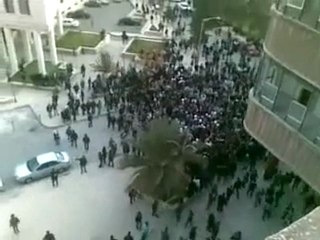 فري برس   حلب الجامعة الهندسة الكهربائية مطالبة الطلاب بالمعتقلين 22 12 2011
