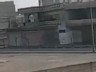 فري برس   حمص   اقتحام ديربعلبة بالمدرعات 22 12 2011