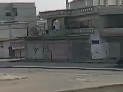 فري برس اقتحتم المدرعات وسط اطلاق نار كثيف ديربعلبة 22 12 2011