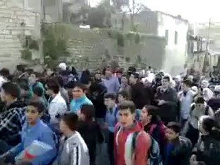 فري برس   اللاذقية الحفة  بابنا والجنكيل مظاهرة طلابية 22 12 2011 ج1
