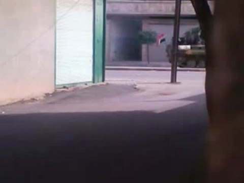 فري برس افتحام المدرعات لحي ديربعلبة بحمص 22 12 2011