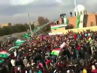 فري برس   عــــامودا خميس مهرجان عامودا الثوري رفع علم قطر 22 12 2011