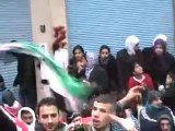 فري برس   حمص باب السباع رفع الضباط الاحرار على الاكتاف والمتظاهرين يحيون الجيش الحر30 12 2011