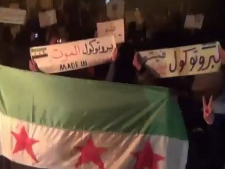 فري برس   دمشق كفرسوسة مظاهرة مسائية رائعة جامع بلال 24 12 2011