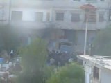 فري برس   هام معضمية الشام محاصرة المقبرة ومنع الأهالي من الإقتراب وانتشار القناصة ع أسطح المباني المحيطة 24 12 2011