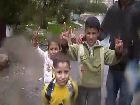 فري برس حمص باباعمرو حمص نداء استغاثة من شاهد عيان من باباعمرو 25 12 2011
