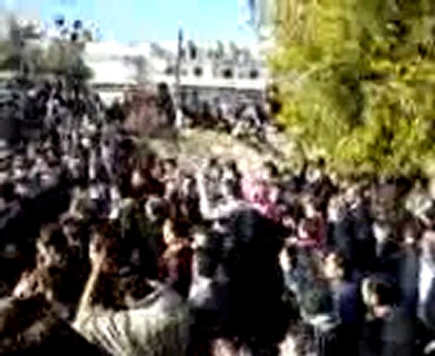 فري برس   حلب   الأصيله   تشييع الشهيد عمر الحاوي 26 12 2011 ج1