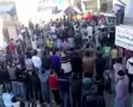 فري برس ادلب النيرب مظاهرة حاشدة لابطال النيرب نصرة للمدن المنكوبة عموما وبابا عمر خصوصا 26 12 2011