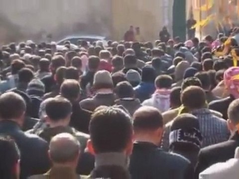 فري برس حلب تشييع الشهيد عمر صلاة الجنازة 26 12 2011