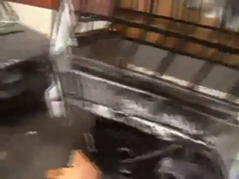 فري برس حمص باباعمرو قنبلة مسمارية ضربت أحد المنازل 26 12 2011