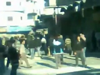 فري برس   حماه   محاولة وصول الأبطال لساحة العاصي 27 12 2011