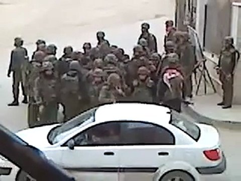 فري برس داريا الجيش والأمن يعتقل ويضرب المتظاهرين جمعة الزحف الى ساحات الحرية 30 12 2011