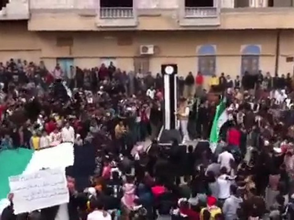 فري برس   درعا حوران الغارية الشرقية 30 12 2011 ج1