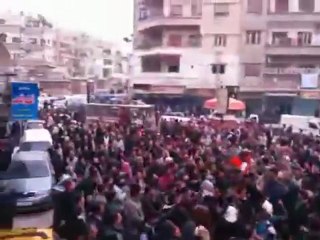 فري برس   ريف دمشق شباب حرستا يحملون المراقبين على الاكتاف 30 12 2011