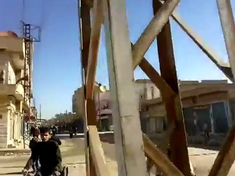 فري برس قامشلو اضراب الكرامة طريق عامودا 28 12 2011 ج1