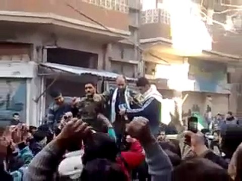 فري برس حمص باب السباع انشقاق في الجيش اثناء دخول اللجنة العربية 28 12 2011