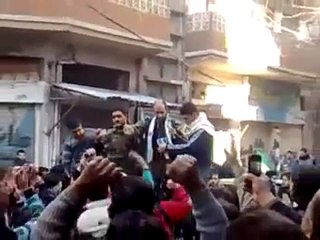 فري برس   حمص باب السباع انشقاق في الجيش اثناء دخول اللجنة العربية 28 12 2011