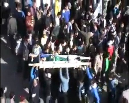 فري برس حمص حي الخالدية تشييع شهداء الأمس فس ساحة الحرية 28 12 2011
